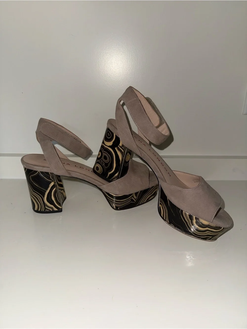 Sacha London PAOLA Taupe Suede Geode Platform Sandals Heels / EUC/ Size 7 $55